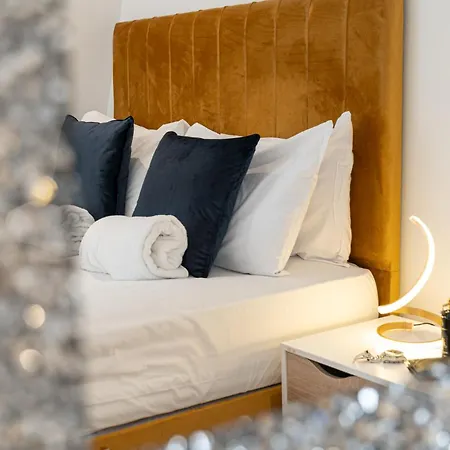 Stunning 1-bedroom Penthouse In Marble Arch 72 شقة *