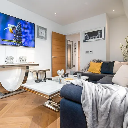 Stunning 1-bedroom Penthouse In Marble Arch 72 Apartment