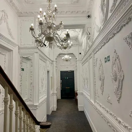 Modern Close To Hyde Park Apartment London