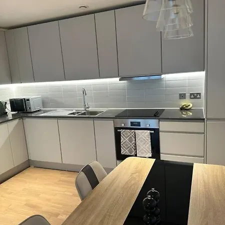 Stylist 2 Bedroom In *