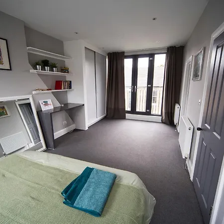 Fabulous Camberwell Z2 Holiday home