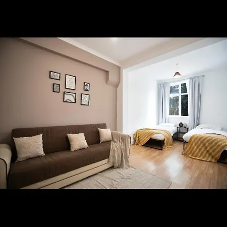 Neasdon's Guest Nest- 7 Mins Drive To Wembley Stadium Apartment *
