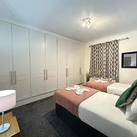 Mayfair Family Apartment