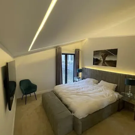Holiday home Pinnacle House
