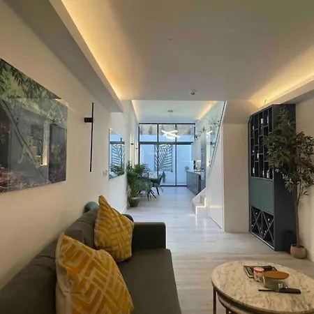 Pinnacle House Holiday home
