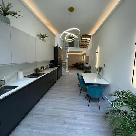 Pinnacle House Holiday home London