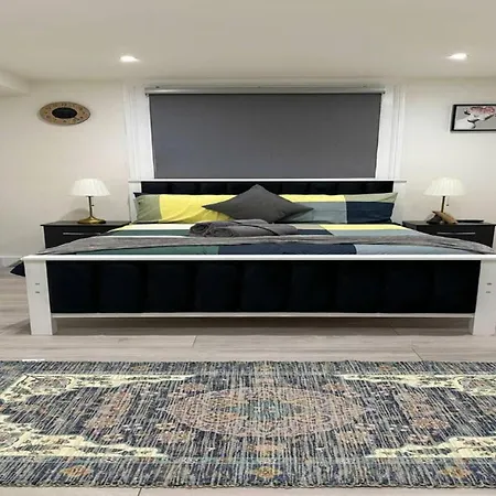 Lovely Ealing Apartment London