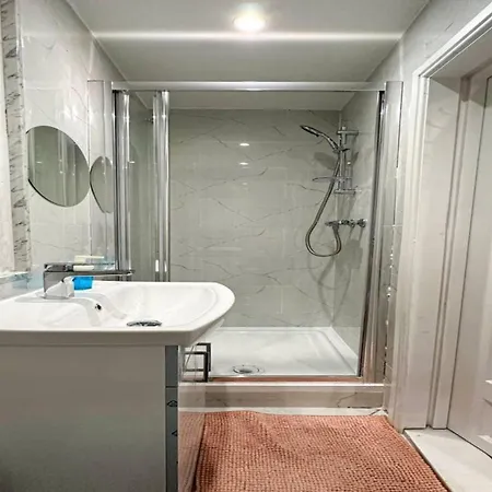 Apartment Lovely Ealing London