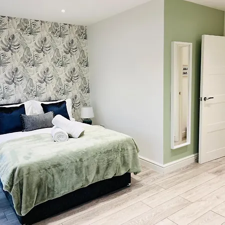 Apartment Delightful Retreat - Steps To Tube & Shops