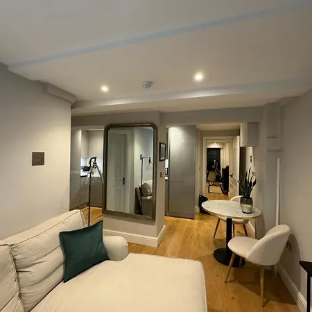 Elegant 1bd Hidden Gem Wprivate Patio Fulham!