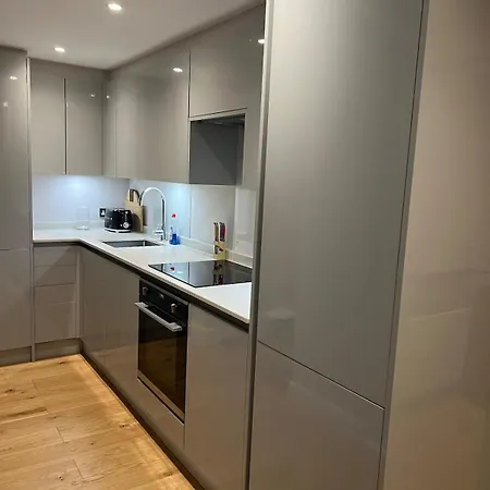 Elegant 1bd Hidden Gem Wprivate Patio Fulham! 아파트 *