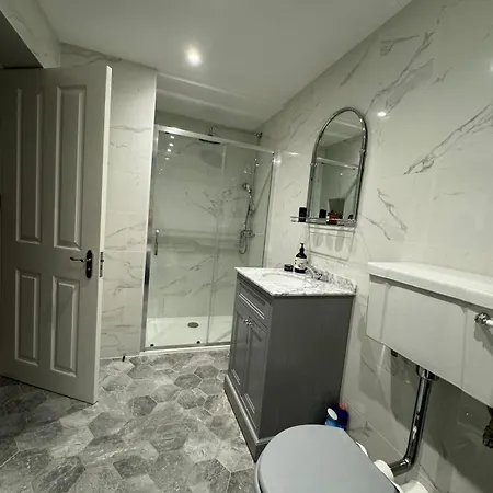 아파트 Elegant 1bd Hidden Gem Wprivate Patio Fulham! *