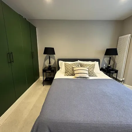 아파트 Elegant 1bd Hidden Gem Wprivate Patio Fulham!