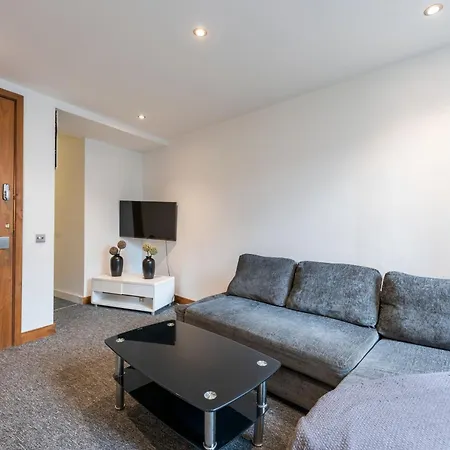 Luxury 2 Bedroom Flat In Bell Street London