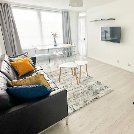 3 Bedroom Flat Haggerston, Hackney, Apartamento Londres