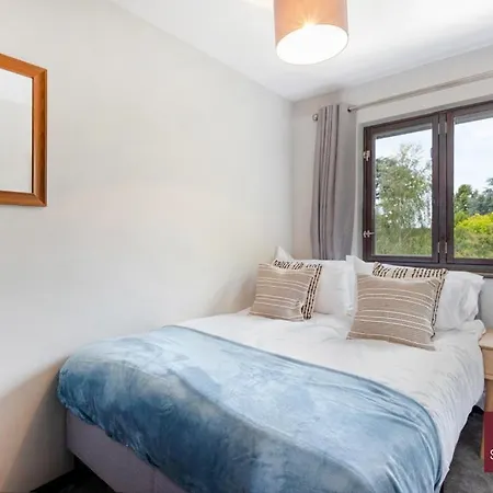 Isleworth - 4 Bed Modern House