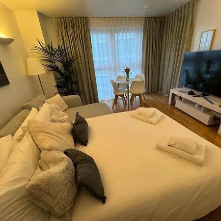 Luxury In Canary Wharf *