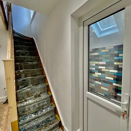 Villa Luxury En-suite 6 Bedroom House - West London