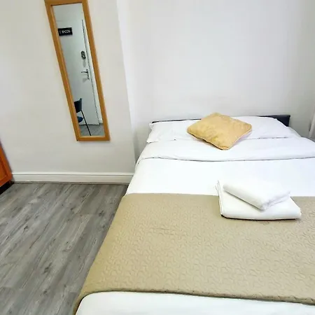 Peaceful & Private 2-bedroom - A London Gem *