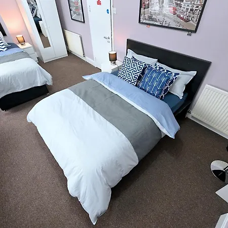 Stunning 3 Bedroom Serviced Flat In North