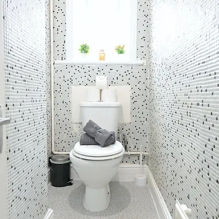 Apartment Stunning 3 Bedroom Serviced Flat In North London