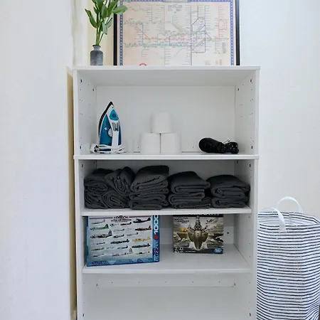 Stunning 3 Bedroom Serviced Flat In North Apartment