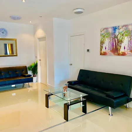 London Apartments, Private Bathrooms And Parking Apartment *