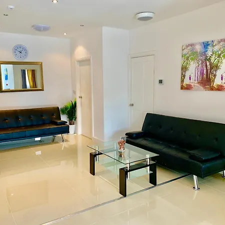 London Apartments, Private Bathrooms And Parking Ilford