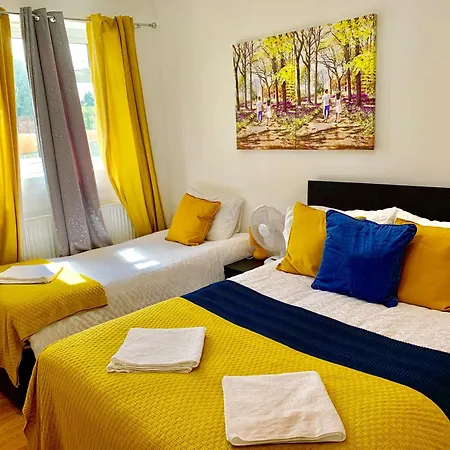 London Apartments, Private Bathrooms And Parking Apartment Ilford