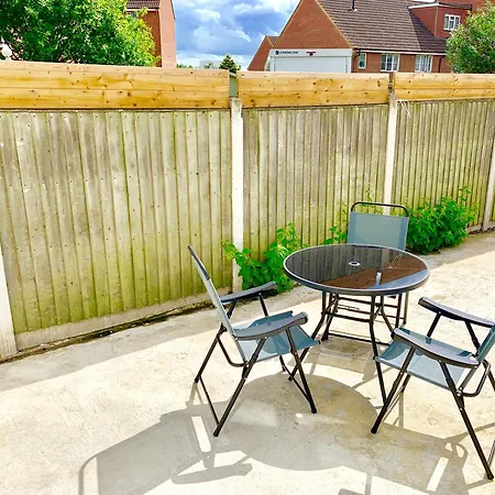 London Apartments, Private Bathrooms And Parking Apartment