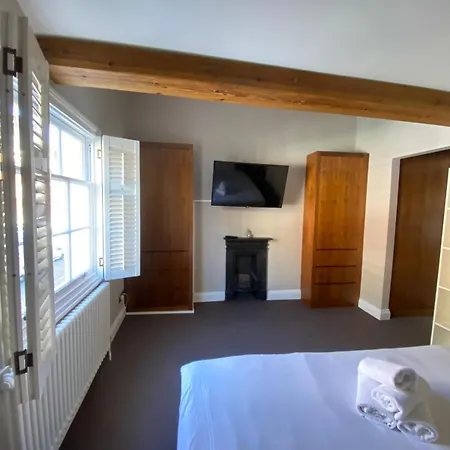 Fairytale Belgravia House - 2 Beds 2 Baths 4 People London