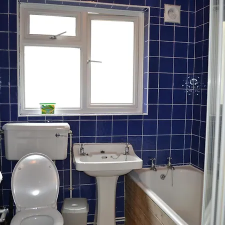 3 Bedroom House Wimbledon Holiday home *