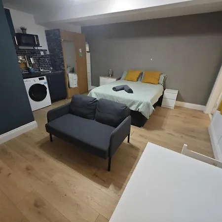 New Studio Flat In Old Street - Zone 1 London