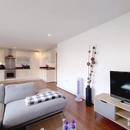 Apartment Free Parking - Serviced Two Bed London Docklands