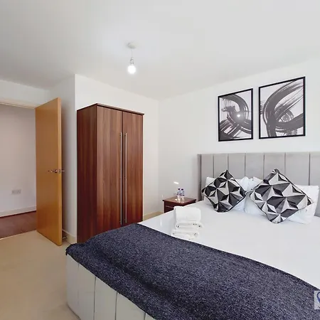 Apartment Free Parking - Serviced Two Bed London Docklands Beckton