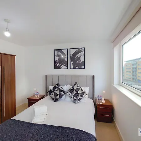 Apartment Free Parking - Serviced Two Bed London Docklands