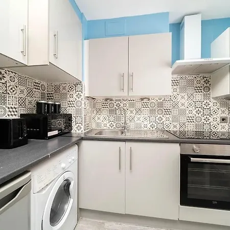 Soho F4 Apartment London