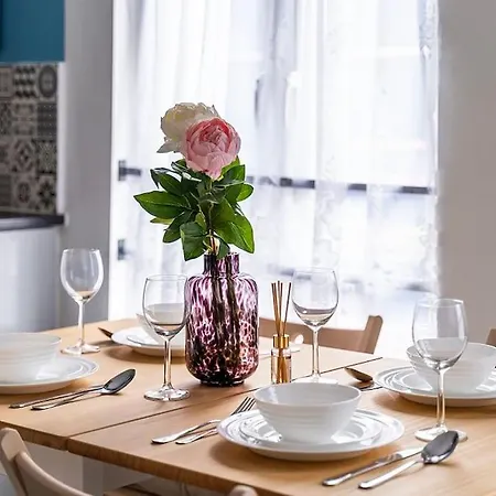 Soho F4 * London