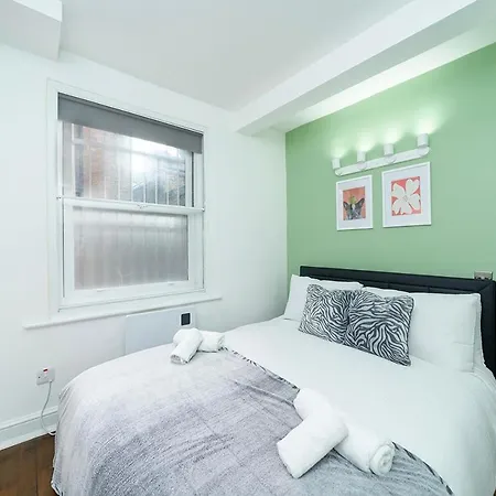 Soho F2 * London