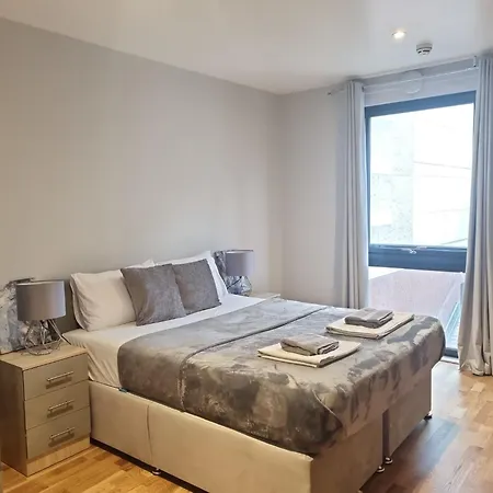 X2 X2 Bedroom With Free Parking & Wifi Croydon