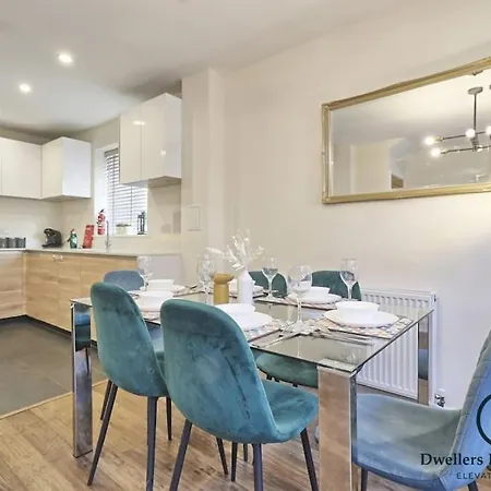 Villa Stylish 3bedrooms 2 Bath In Romford *