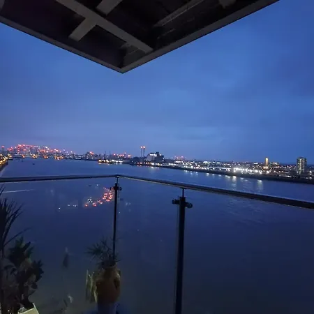Apartment Snuggle Inn: Riverside With Thames Views