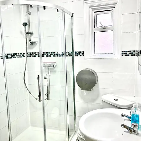 Quality And Very Good Value Private In Close To Notting Hill Zone 2 Pensionat London