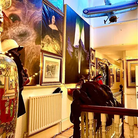 Quality And Very Good Value Private In Close To Notting Hill Zone 2 Maison d'hôtes *