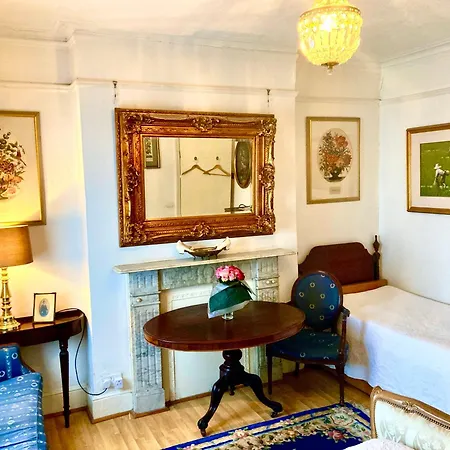 Quality And Very Good Value Private In Close To Notting Hill Zone 2