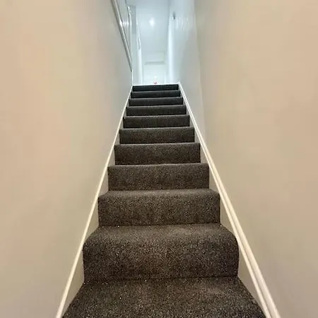 3 Bed Hackney/harringay Flat *