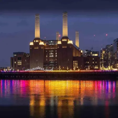 Location! Double Bedroom 2 Mins Walk From Battersea Power Underground Station!