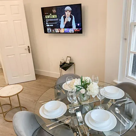 Vibrant 2-Bedroom Flat With Elevator In Marylebone, Close To Hyde Park & Edgware Road Apartment *