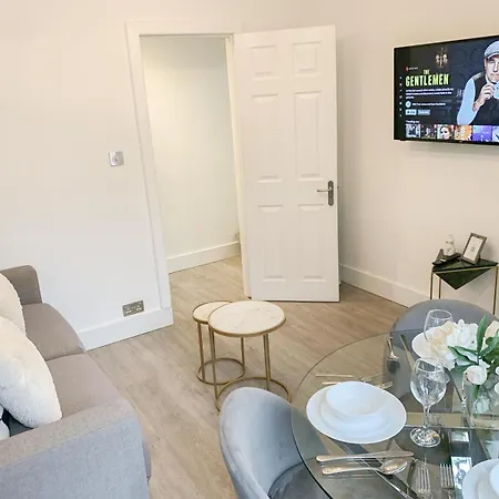Vibrant 2-Bedroom Flat With Elevator In Marylebone, Close To Hyde Park & Edgware Road Apartment London
