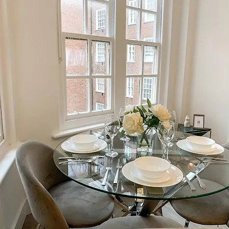 Apartment Vibrant 2-Bedroom Flat With Elevator In Marylebone, Close To Hyde Park & Edgware Road *